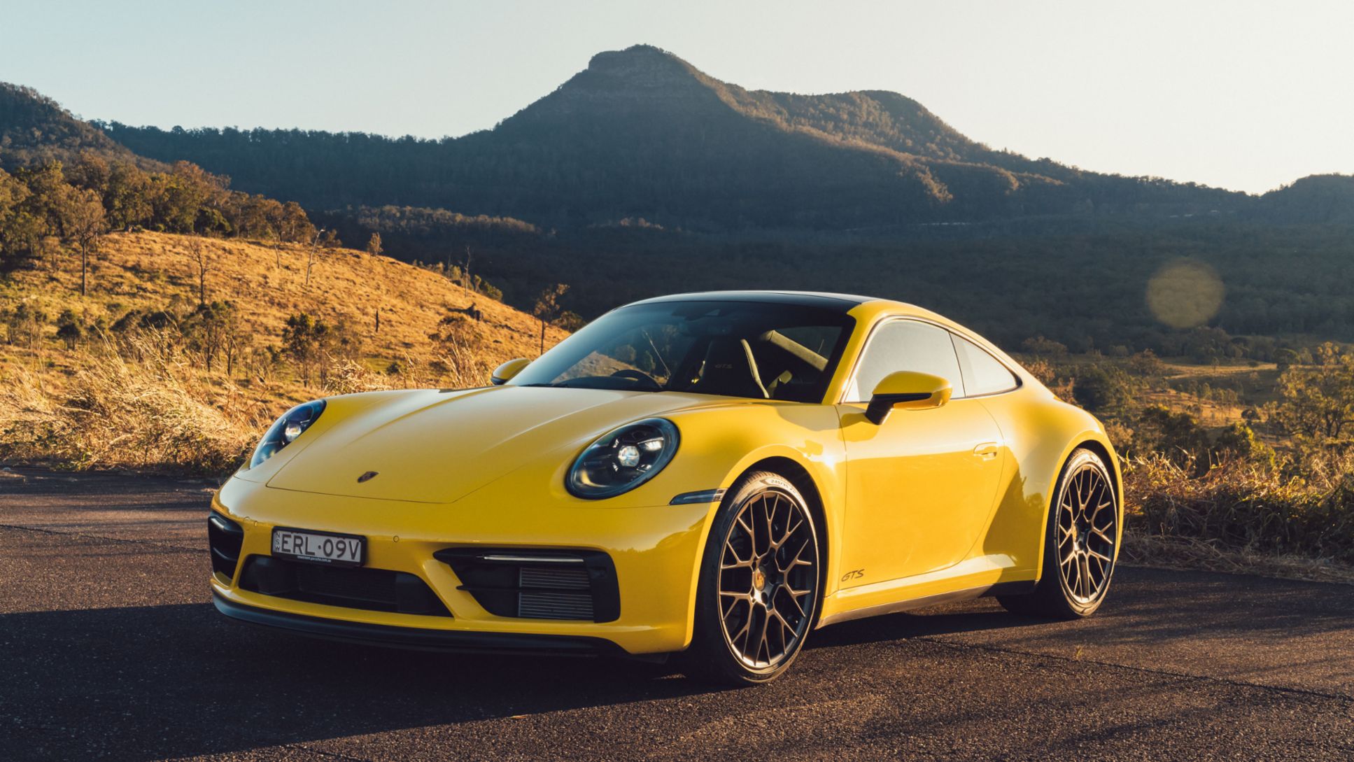 The Timeless Appeal of the Porsche 911:  An Icon in Automotive History